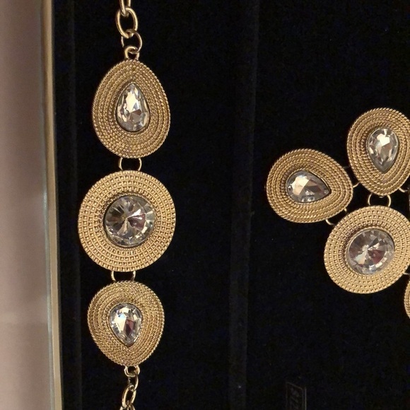 New in box Bella del mar expressions collection jewelry set dressy statement. - Picture 6 of 6